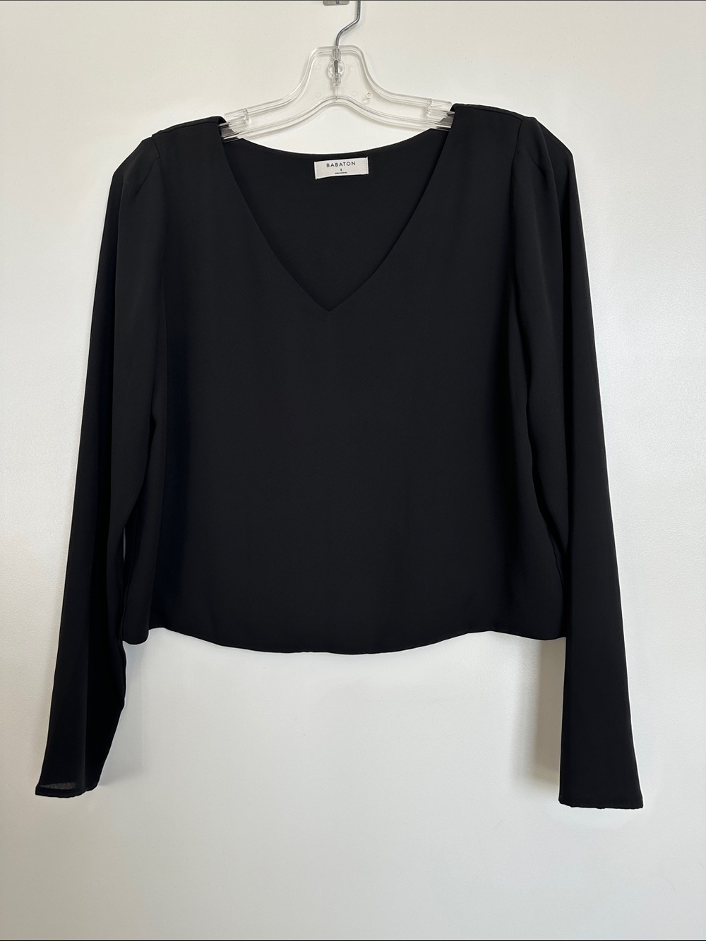 Babaton Black V-Neck Long Sleeve Crepe Pullover Blouse (S)